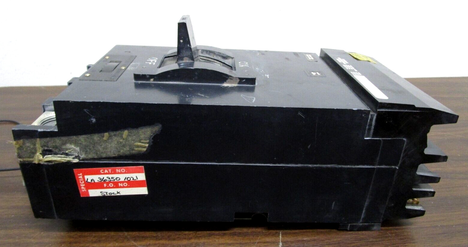 SQUARE D LA36350 MOLDED CASE CIRCUIT BREAKER