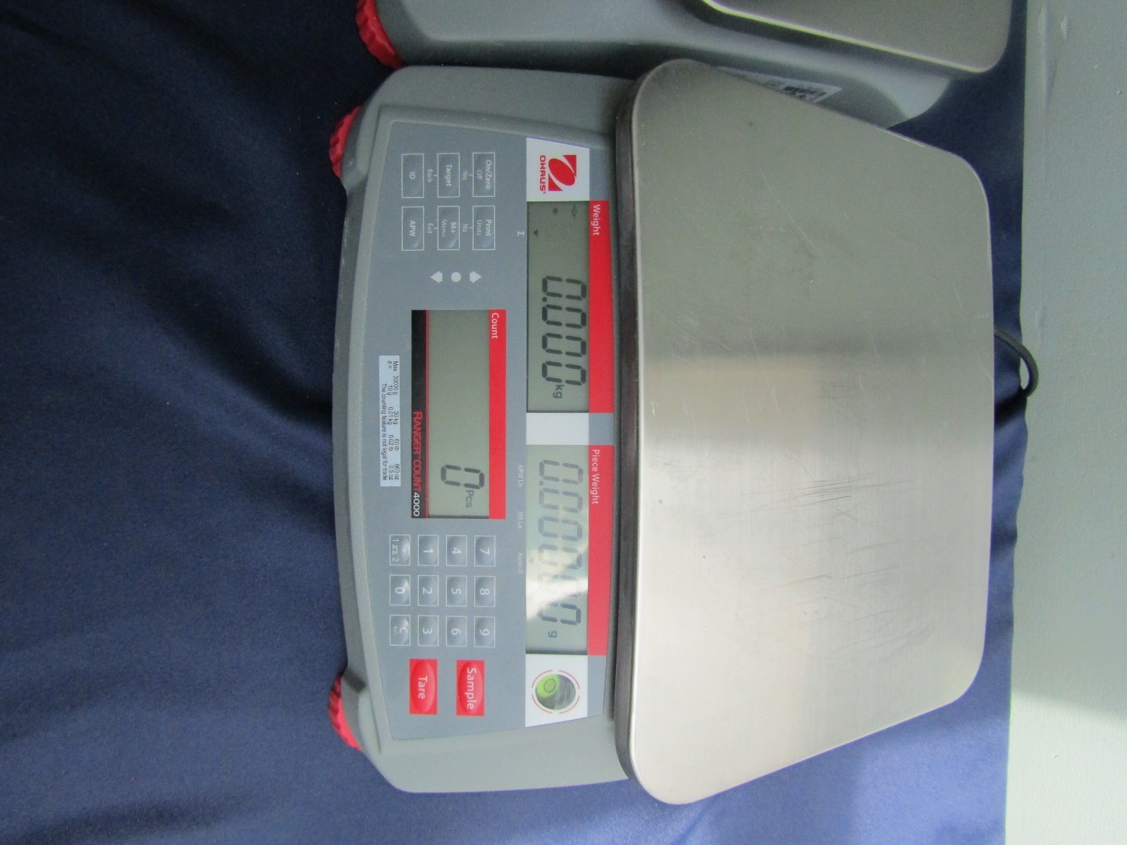 Ohaus RC41M30 Ranger Count 4000 Durable Counting Scale max 30kg/60lb GUARANTEED
