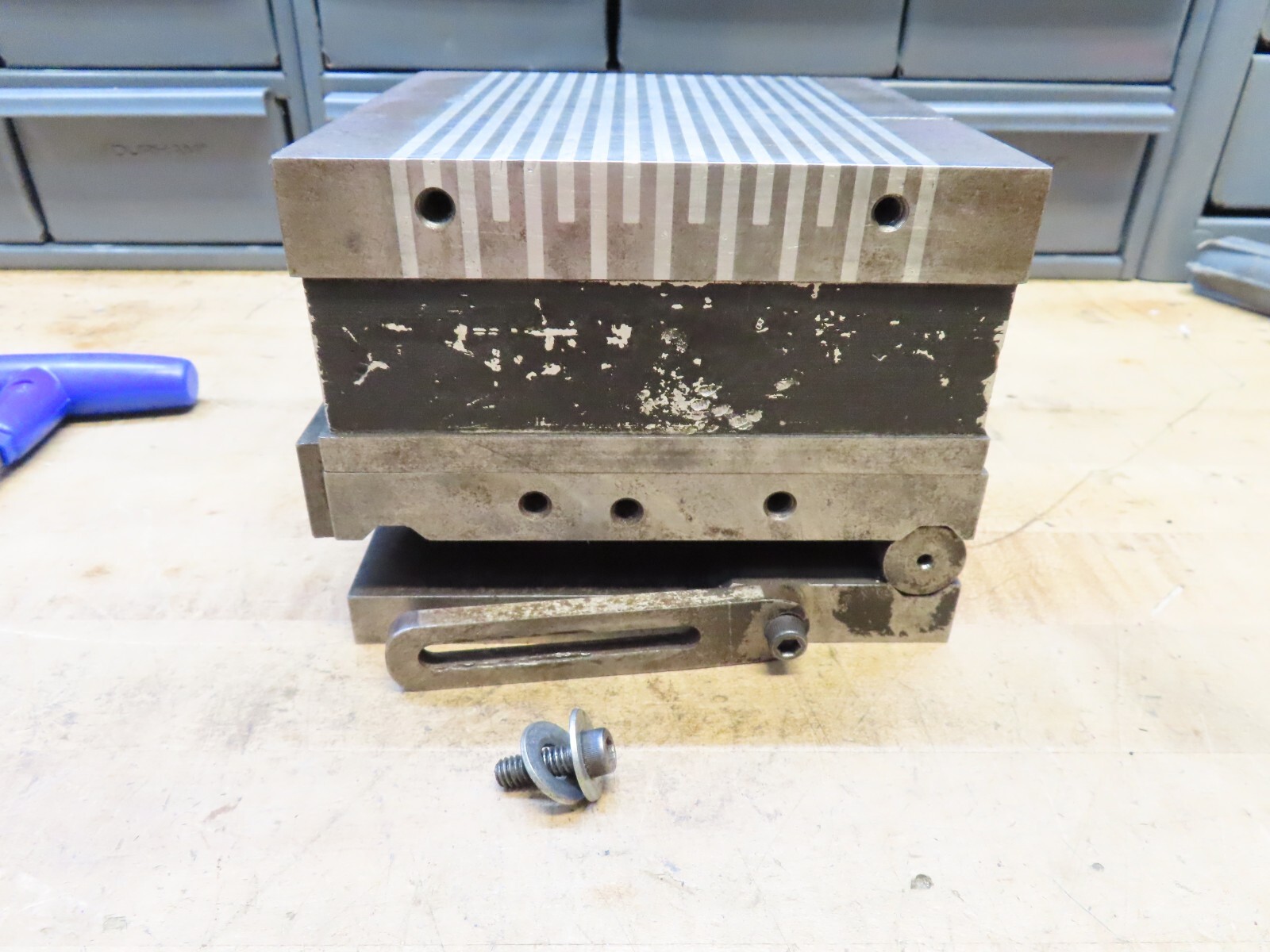 Suburban Tool MC-66-FP S1 6″ X 6″ On/Off magnetic chuck & SP-66 sine plate