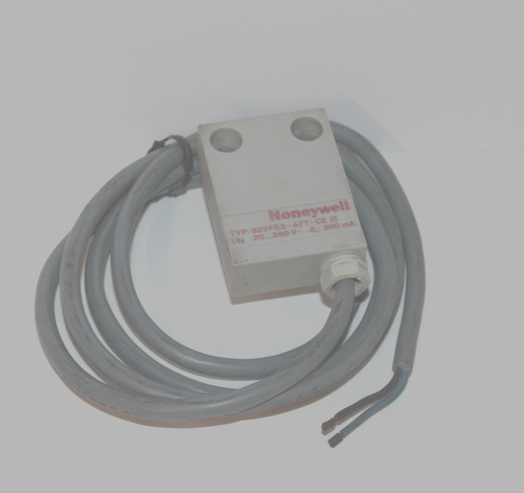 TESTED HONEYWELL ENCLOSED PROXIMITY SWITCH 923FS3-A7T-CE