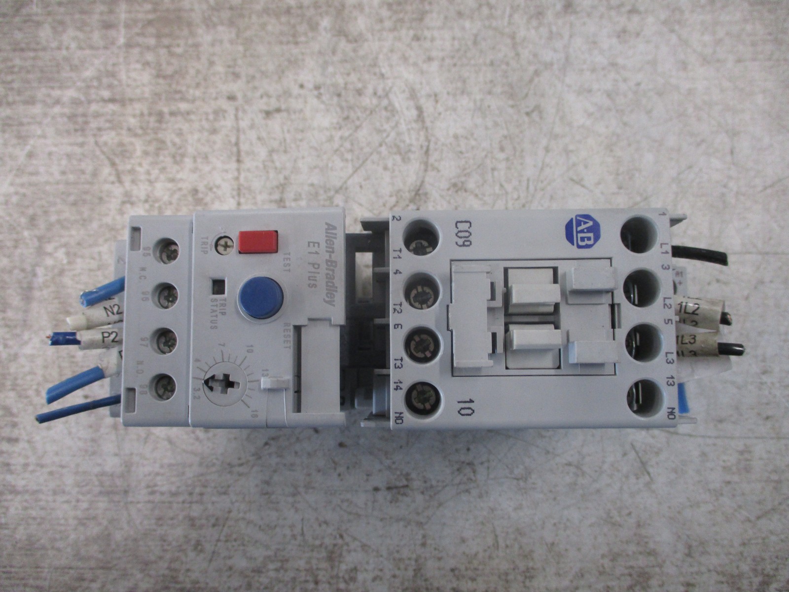 Allen-Bradley Starter 100-C09E*10/193-EEDB 24VDC Coil Trip: 3.2-16A 600V Used