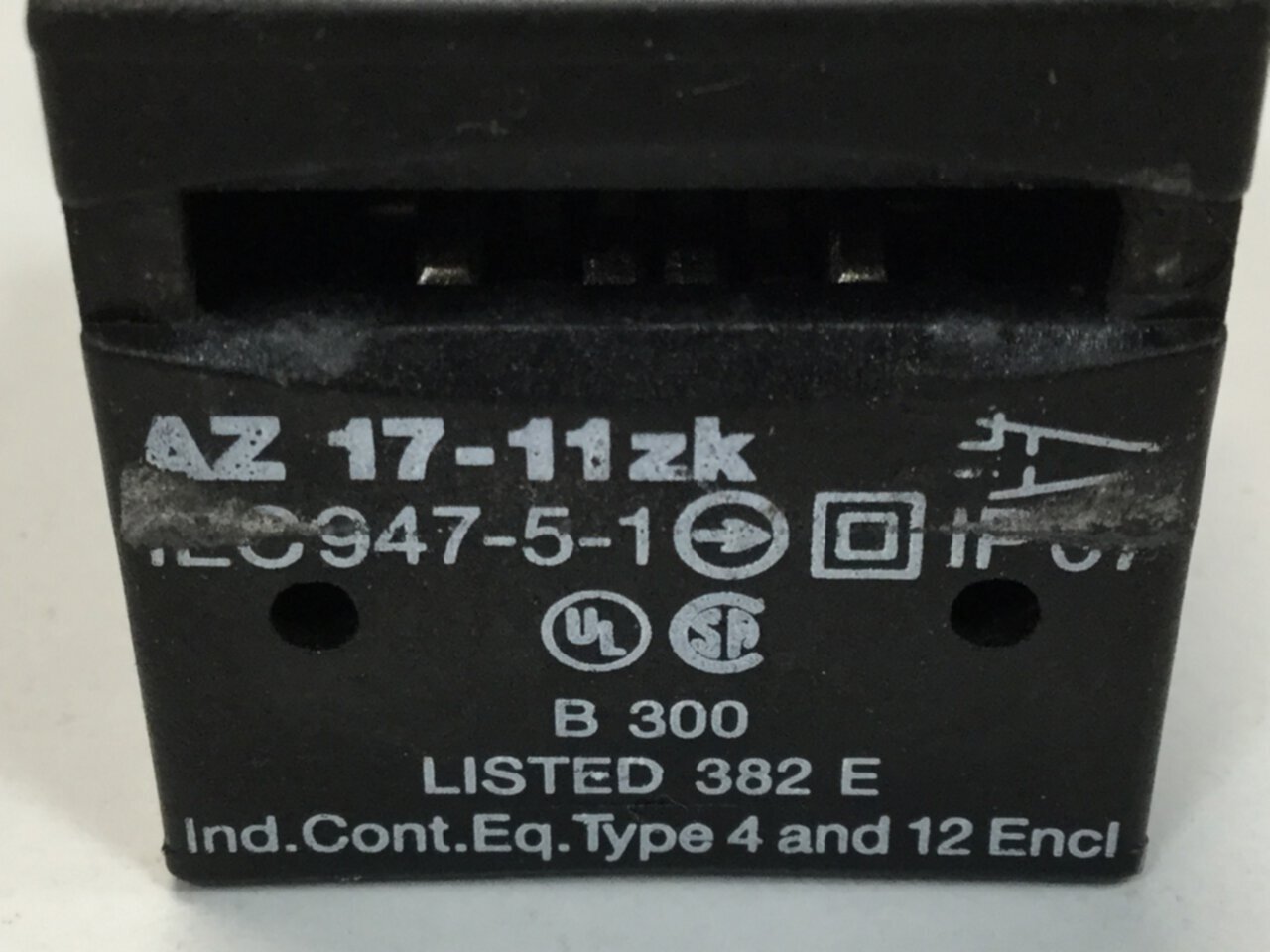 SCHMERSAL Safety Interlock Switch AZ 17-11ZK Used #103743