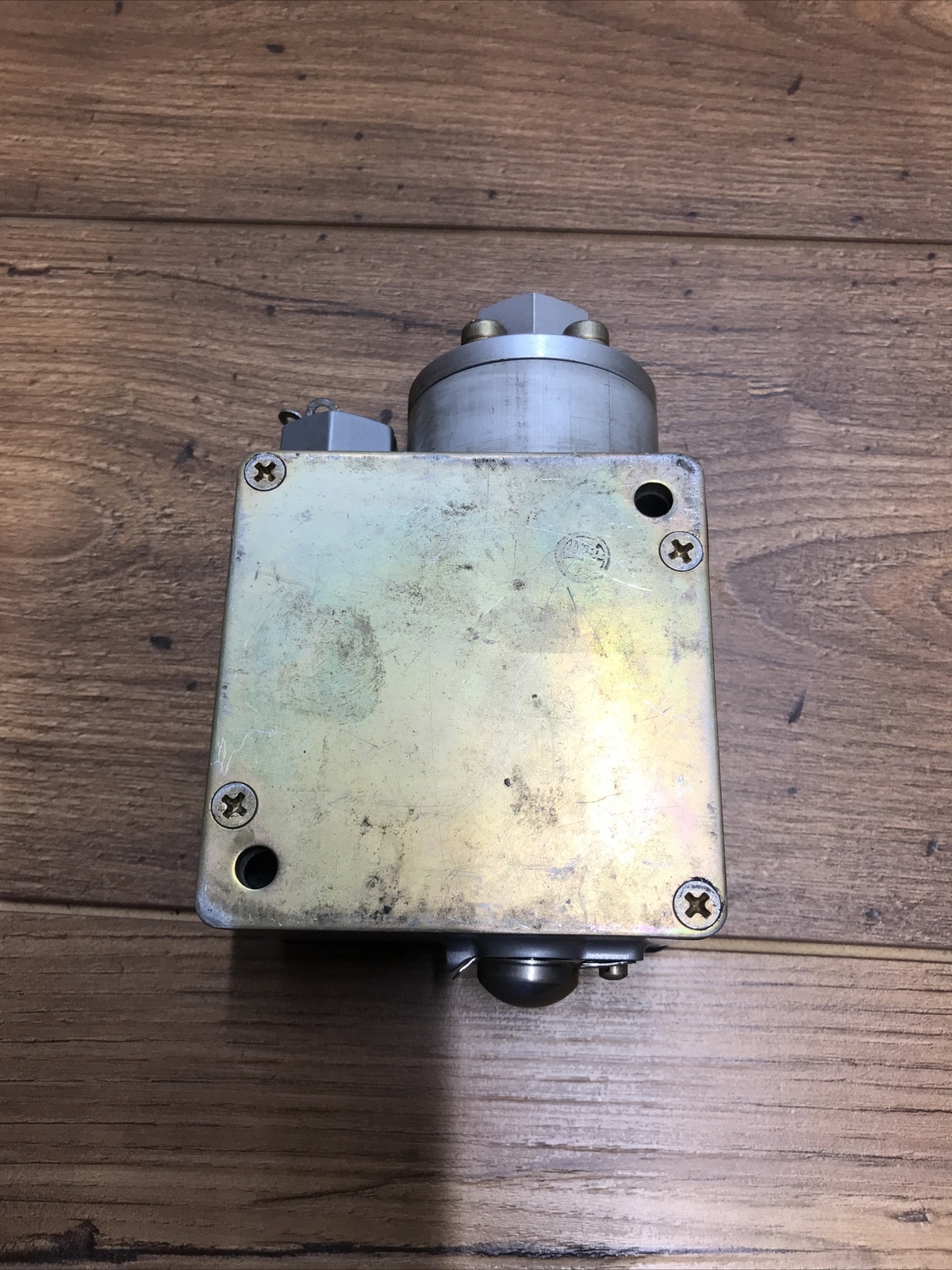 (1) USED – CCS 6600GX5 DUAL SNAP PRESSURE SWITCH – Free Shipping