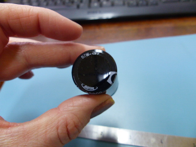 Marcon CEAWF1A333M20 Qty of 10 per Lot 33000uf 10v SI 24x40mm 85 deg. Marco