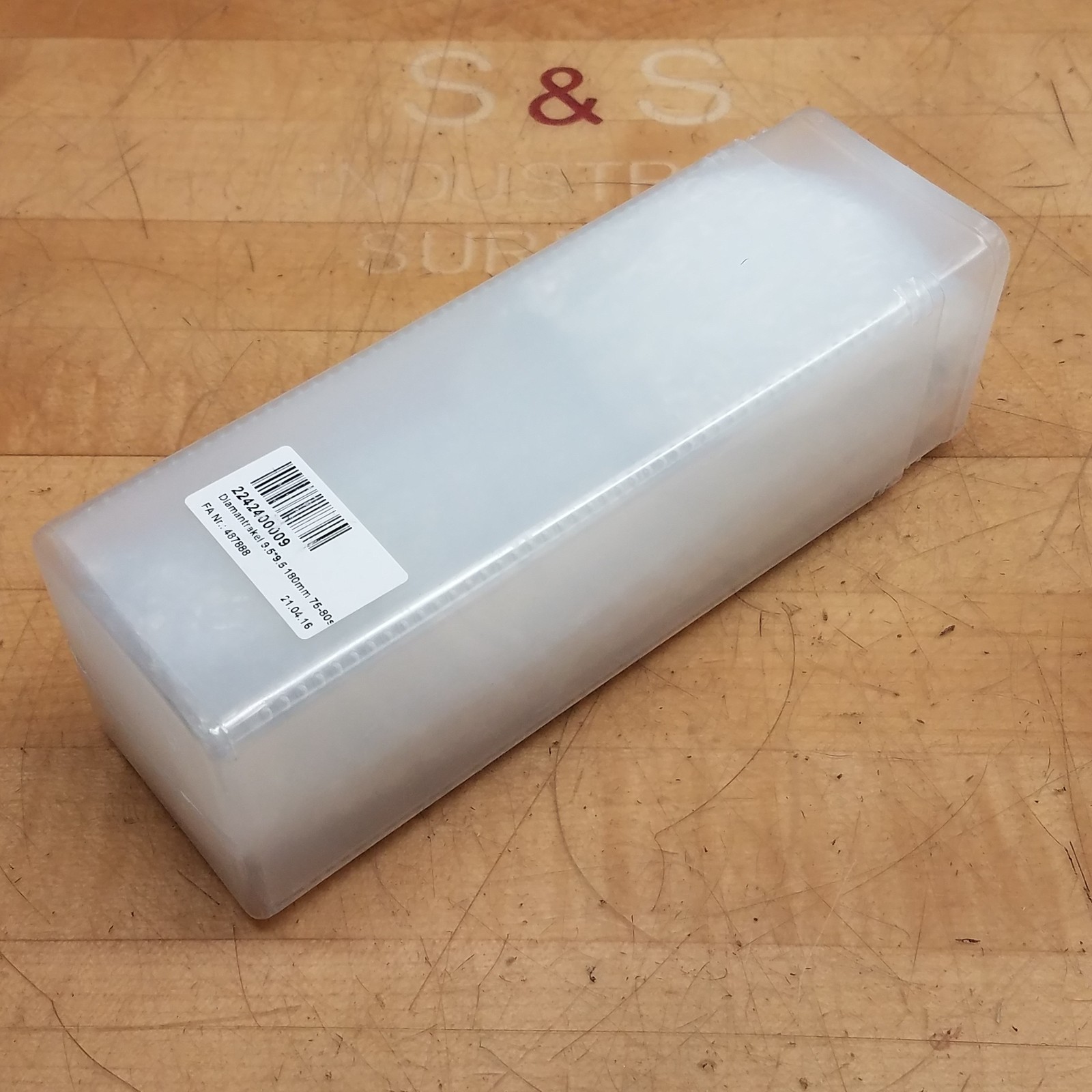 Unbranded 2242400009 Diamond Squeegee, 9.5×9.5, 180mm, 75-80° Shore – NEW