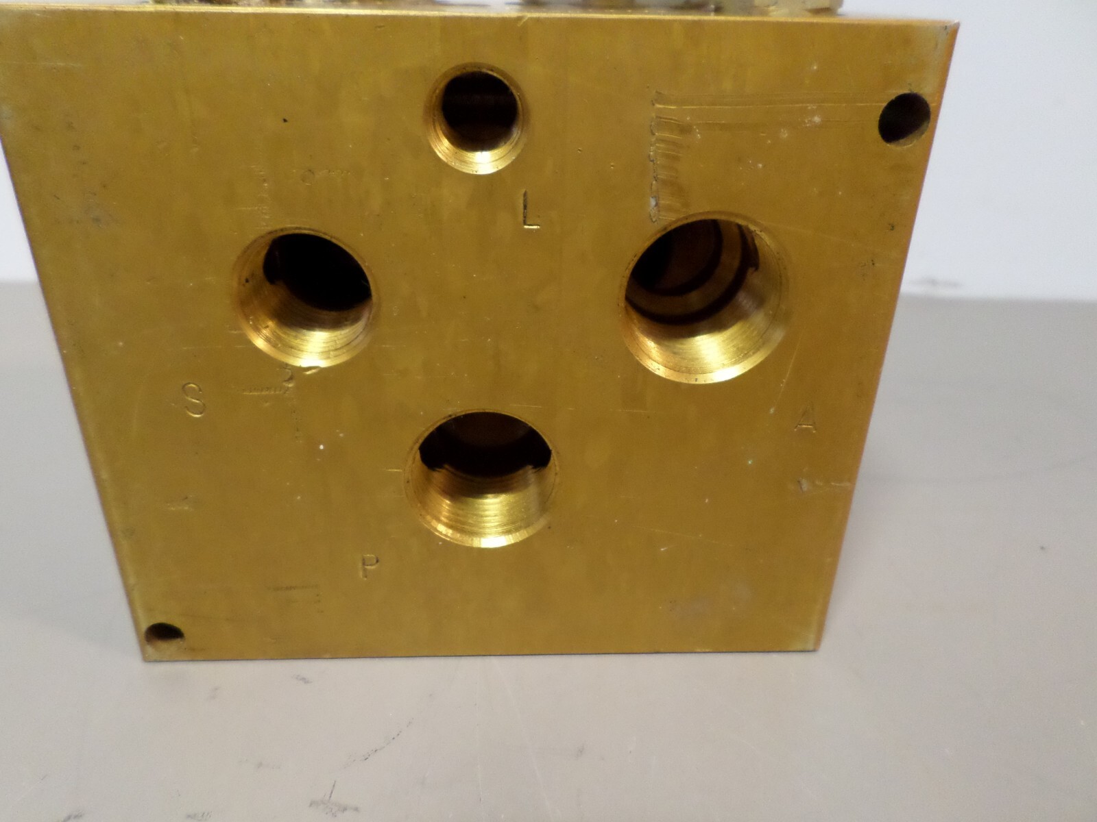 2FFC12-D6-10/20-SV888 Fluid Controls Inc. 10 – 20 GPM Spreader Valve As Shown
