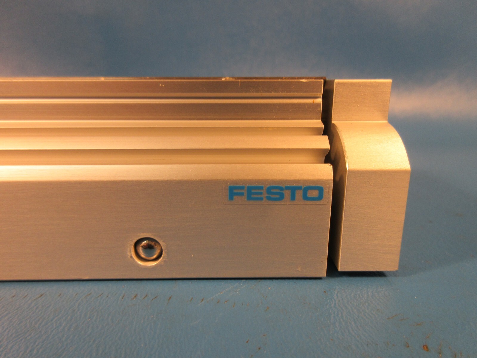 Festo DGSL-16-30-Y3A, 543999 Mini Slide, Stroke 30mm, Hydraulic Shock Absorbers