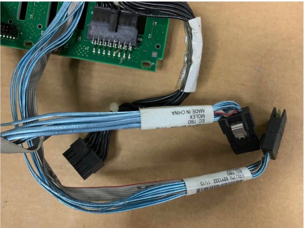 IBM X3650 M3 8 x 2.5″ SAS/SATA Hot-Swap Drive Backplane with Cables 69Y0650