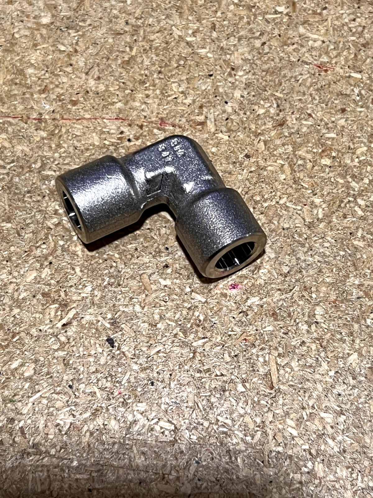 Swagelok Cajun 90 Deg Elbow Tubing Union 42122379 316SS W201 7E4 3/8″ SWLD QTY 1