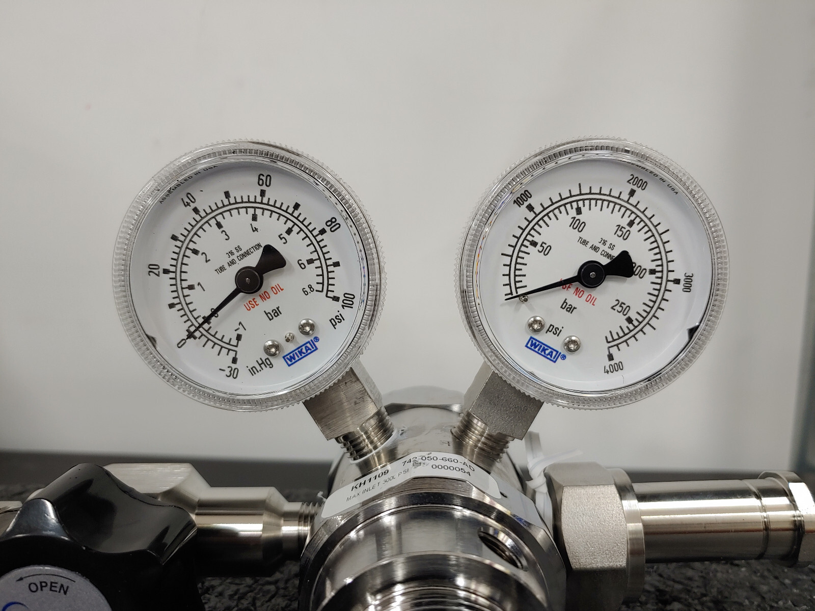 HARRIS KH1109 High Purity Two Stage Gas Regulator