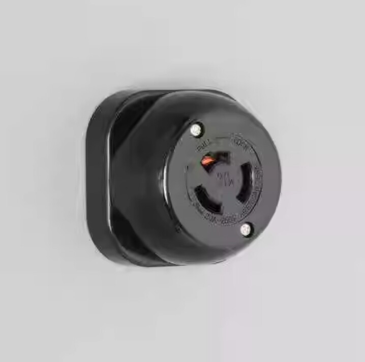 1PCS NEW FIT FOR AMERICAN DENKI Industrial socket 3221 20A 250V