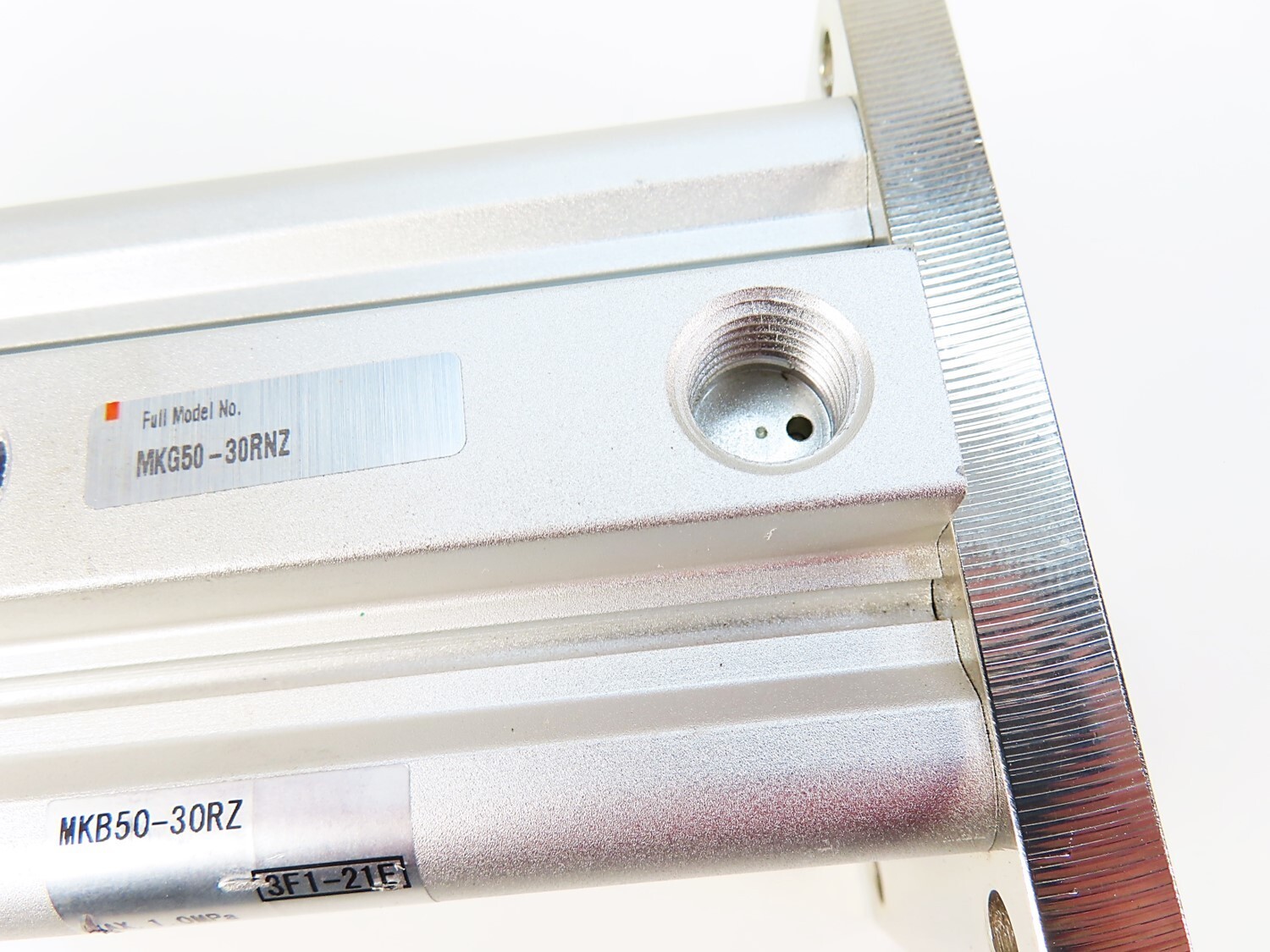 SMC MKG50-30RNZ MKG5030RNZ Pneumatic 90 θ 30mm Stroke Rotary Clamp Cylinder NEW