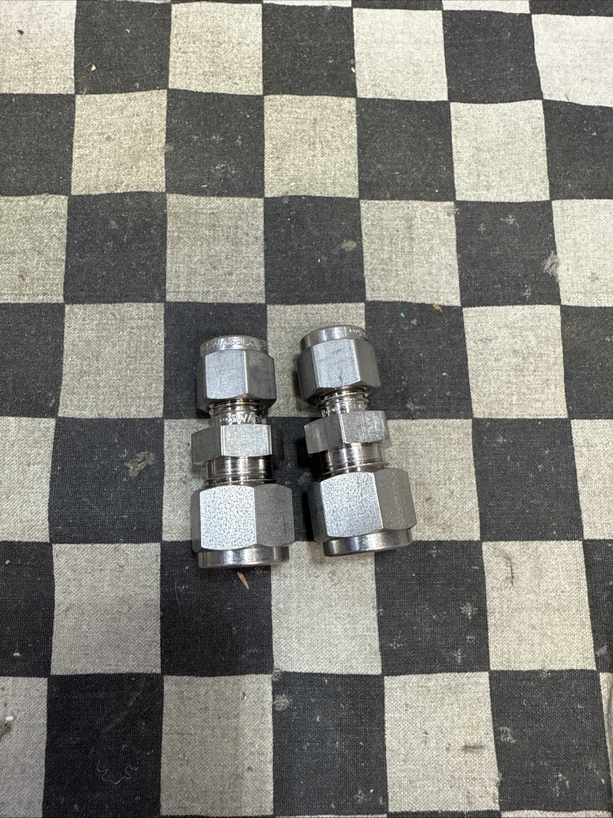 SWAGELOK SS-600-6-4, SS-400-3, TEE UNION REDUCER 1/4″, LOT OF 5, SHIPSAMEDAY