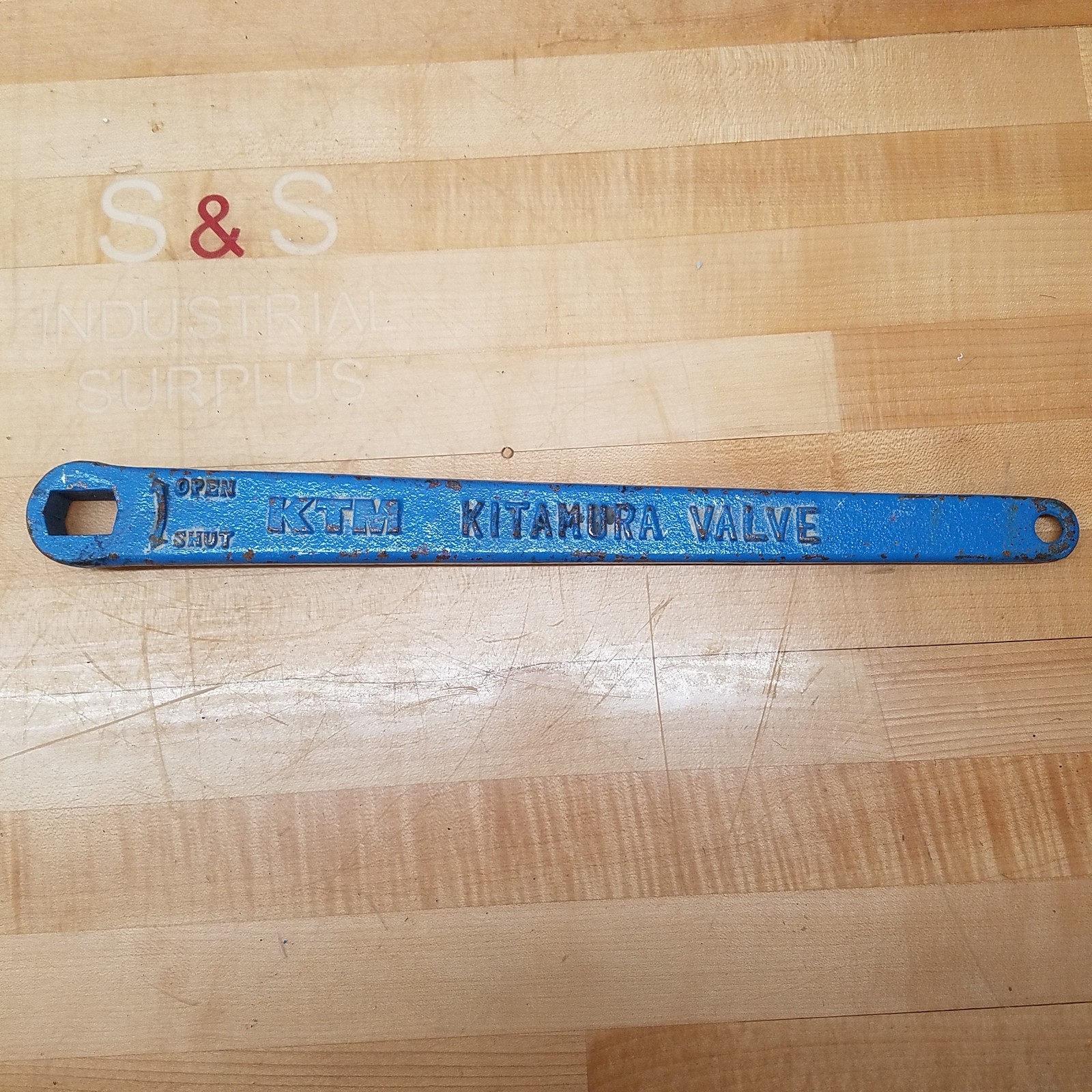 Kitz 17×400 16-3/4″ OAL RH Valve Lever Handle, 1-1/8″ x 11/16″ Oval Bore – USED