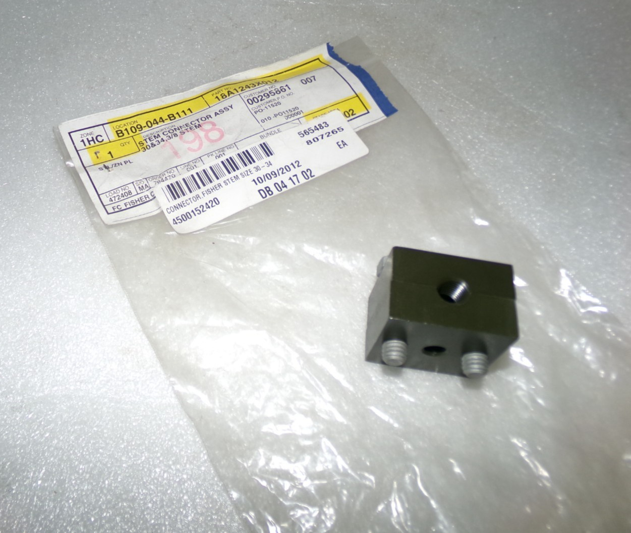 Fisher 18A1243X012 Stem Connector Assy 3/8″ Stem Sizes 30 & 34 NEW