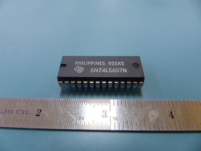 TI SN74LS607N Qty of 5 per Lot 74LS607 28 pin 600mil pkg Octal 2-to-1 Bus Mul