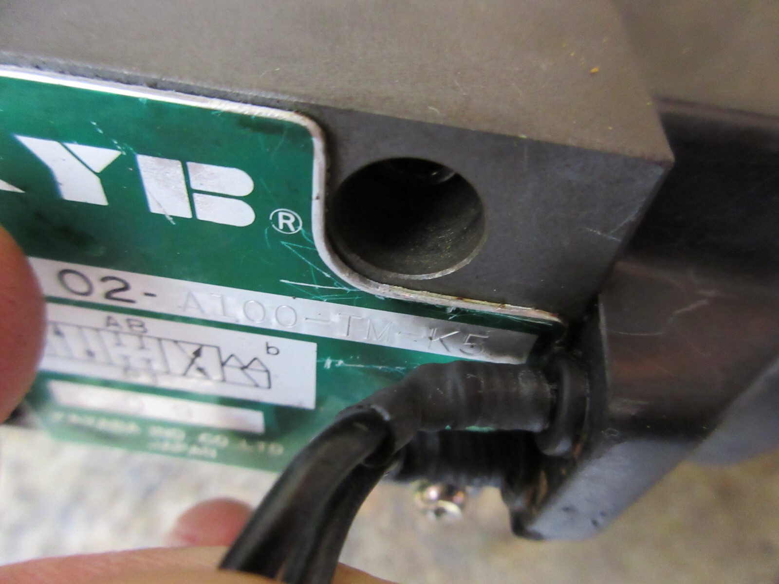 KYB VALVE DSGS-ACB-02-A100-TM-K5 MAZAK MULTIPLEX 610 EACH 1