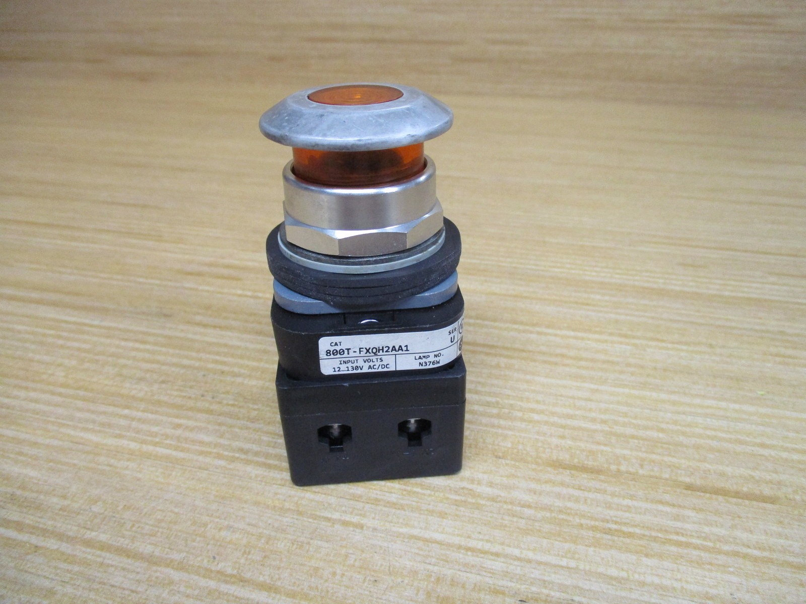 Allen Bradley 800T-FXQH2AA1 Amber Button W/800TC-N374,800T-XA1