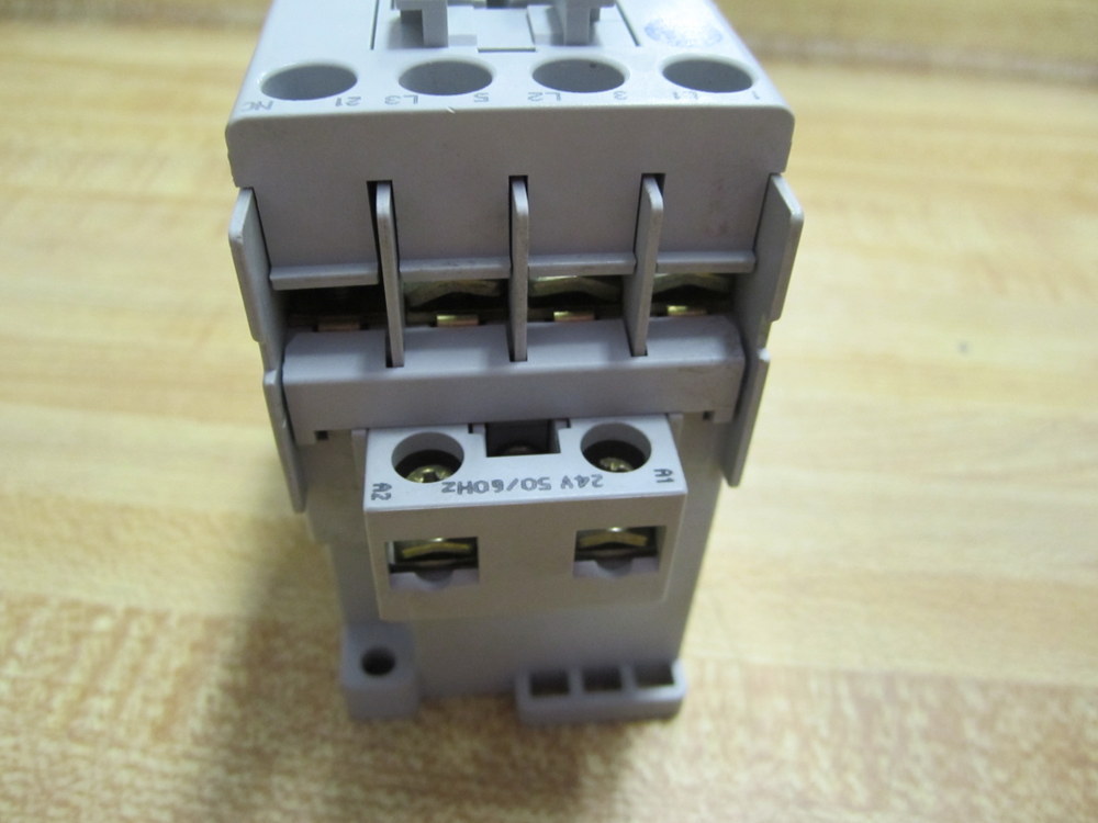 Allen Bradley 100-C09KJ01 Non-Reversing Contactor Series A