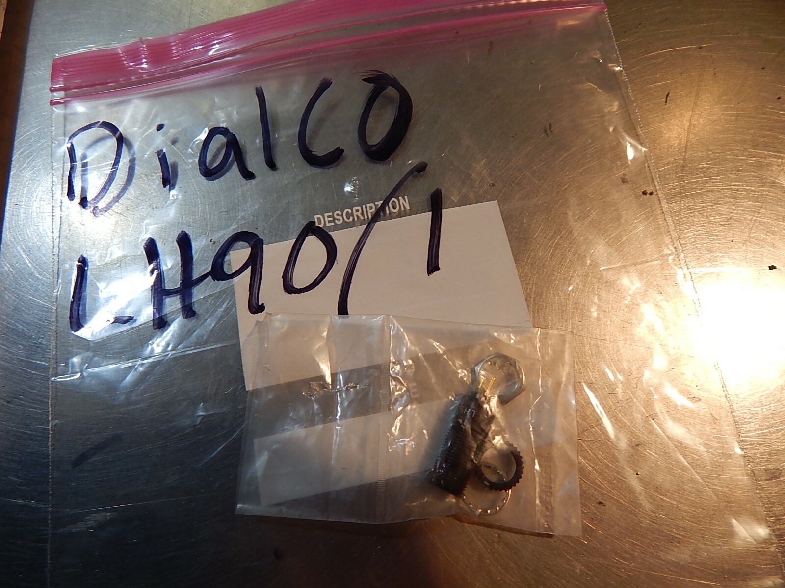NEW Dialco LH9011 Panel Indicator Lamp Holder *FREE SHIPPING*