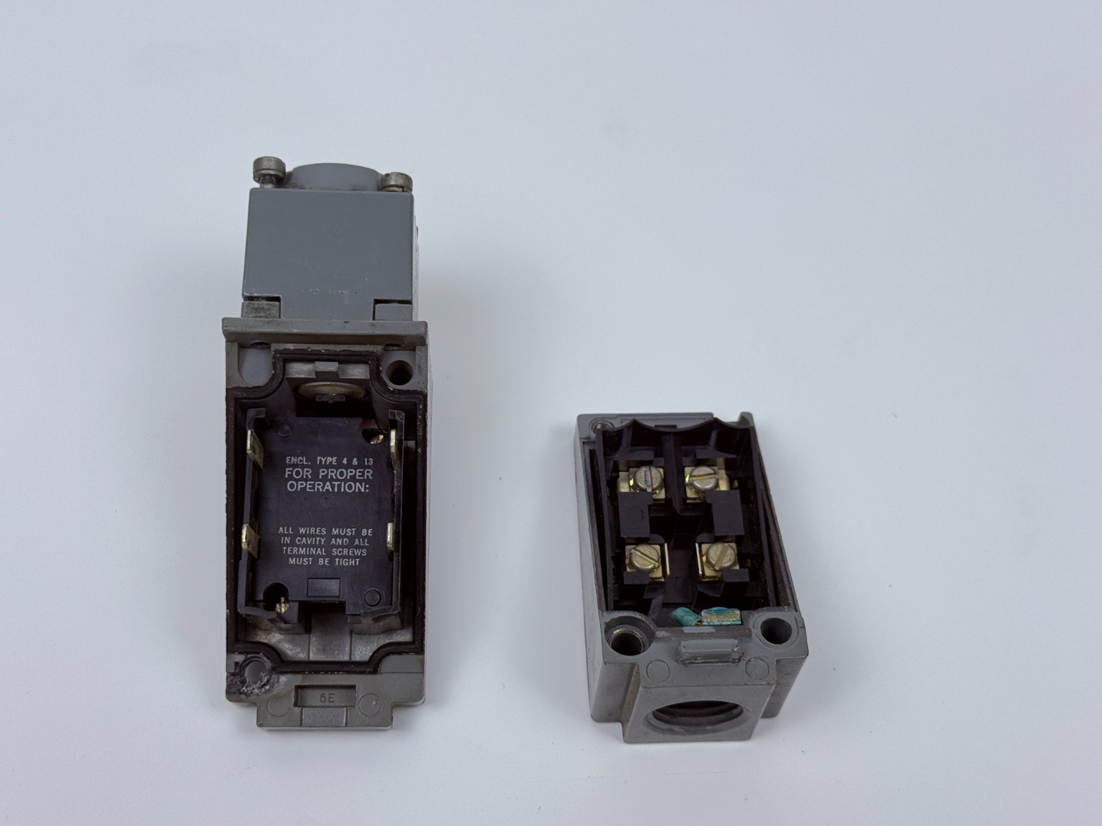 Allen-Bradley 802T-AP Series F Oiltight Limit Switch Metal Plug-In NEMA 4/13
