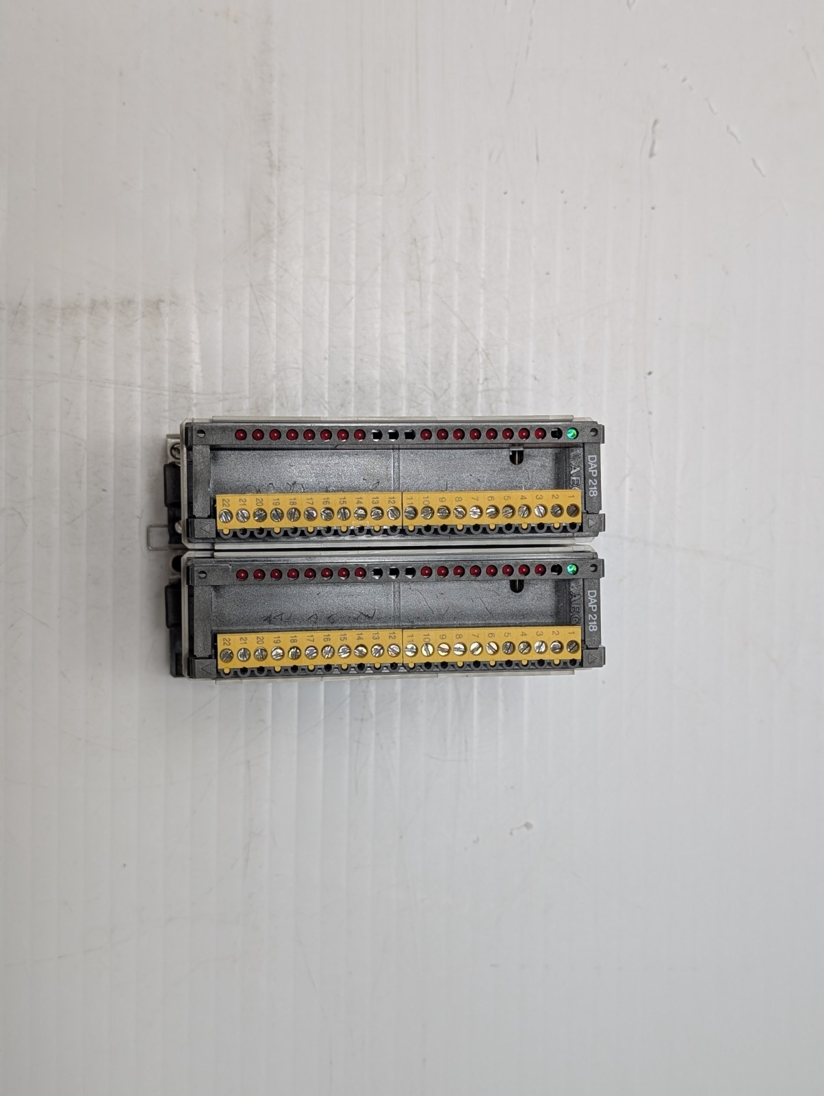 SCHNEIDER ELECTRIC DAP218/AS-BDAP-218 OUTPUT MODULE 115VAC