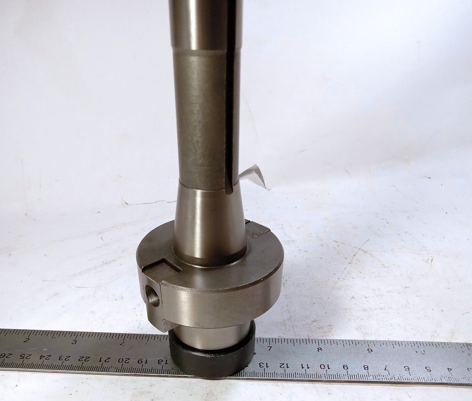 1 NEW HHIP 3900-1715 1 ½ “R-8 SHELL END MILL HOLDER NNB ***MAKE OFFER***