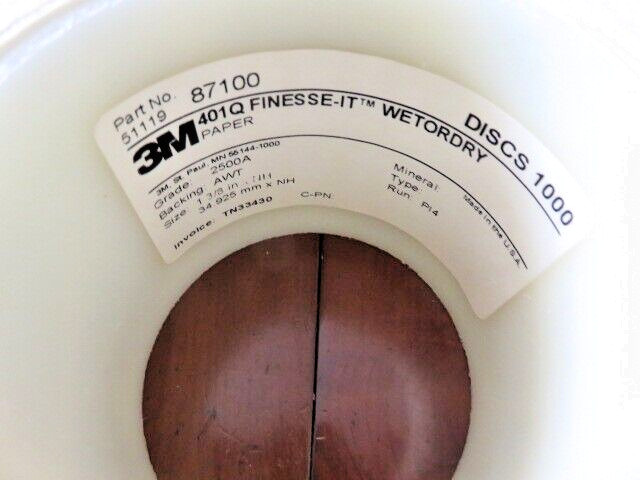 3M WETORDRY FINESSE-IT PAPER DISC ROLL 401Q,1-3/8 IN XNH 2500A-WEIGHT,1000 DISCS
