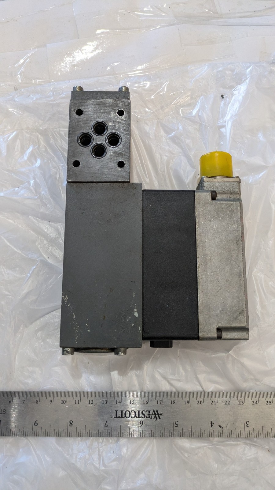BOSCH 0 811 404 629 315 BAR 24 V HYDRAULIC VALVE