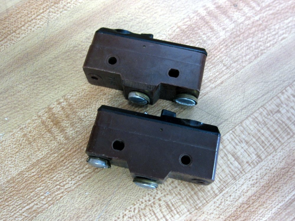 Part 119141 Basic Switch with Pin Plunger Actuator 7145