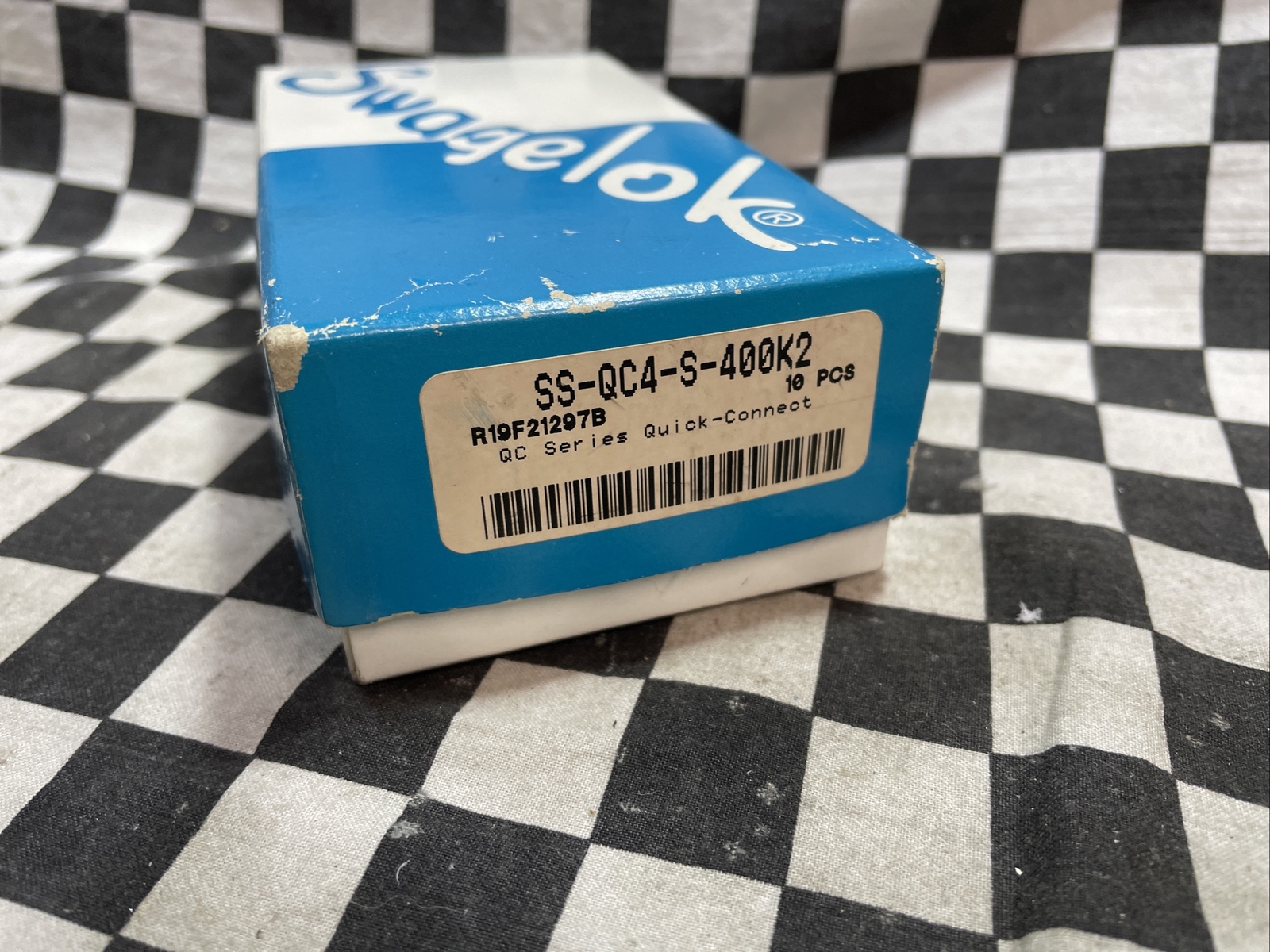 SWAGELOK SS-QC4-S-400K2, Quick Connect Orange Key 1/4″ , LOT OF 10 #103M6