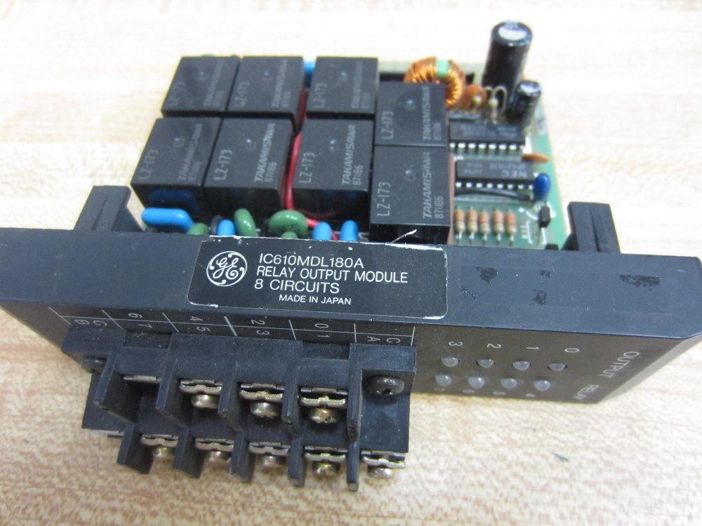 General Electric IC610MDL180A 8-Pt Relay Output Module
