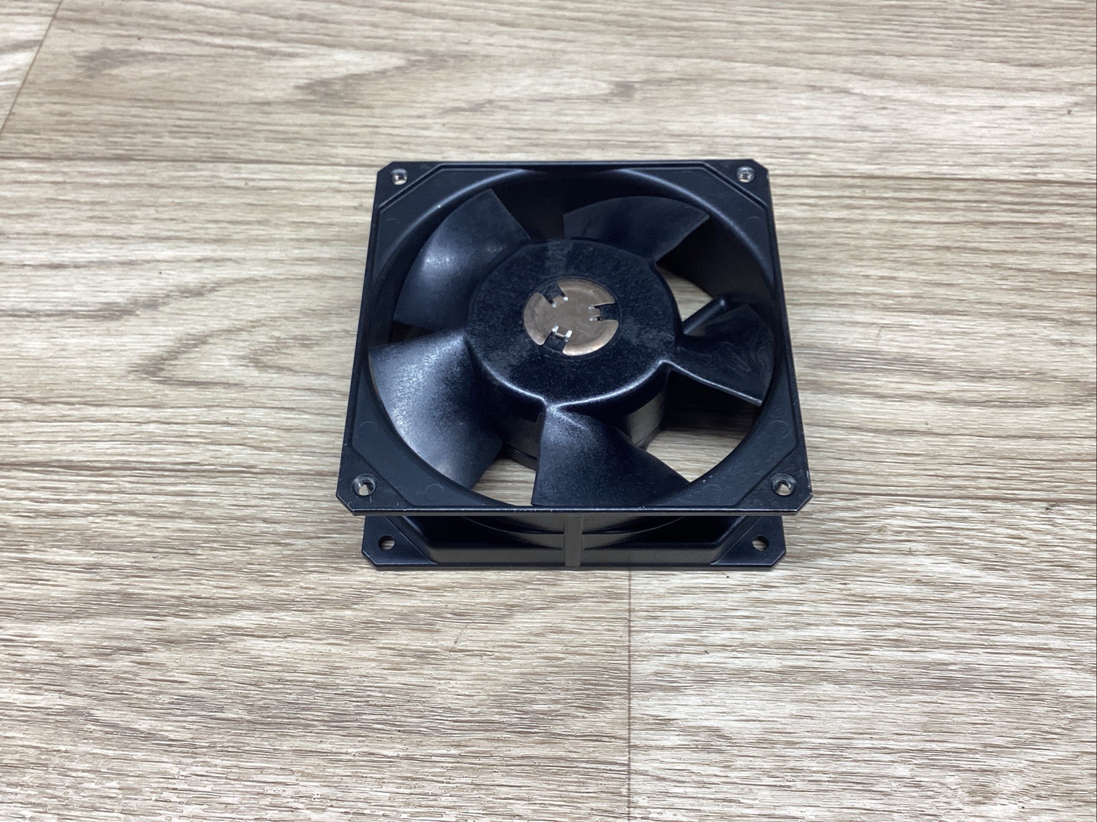 NOS ETRI MODEL 125 XR 125 XR 182 50/60HZ 115V 260/200MA 18/15W FAN #824F131*CO