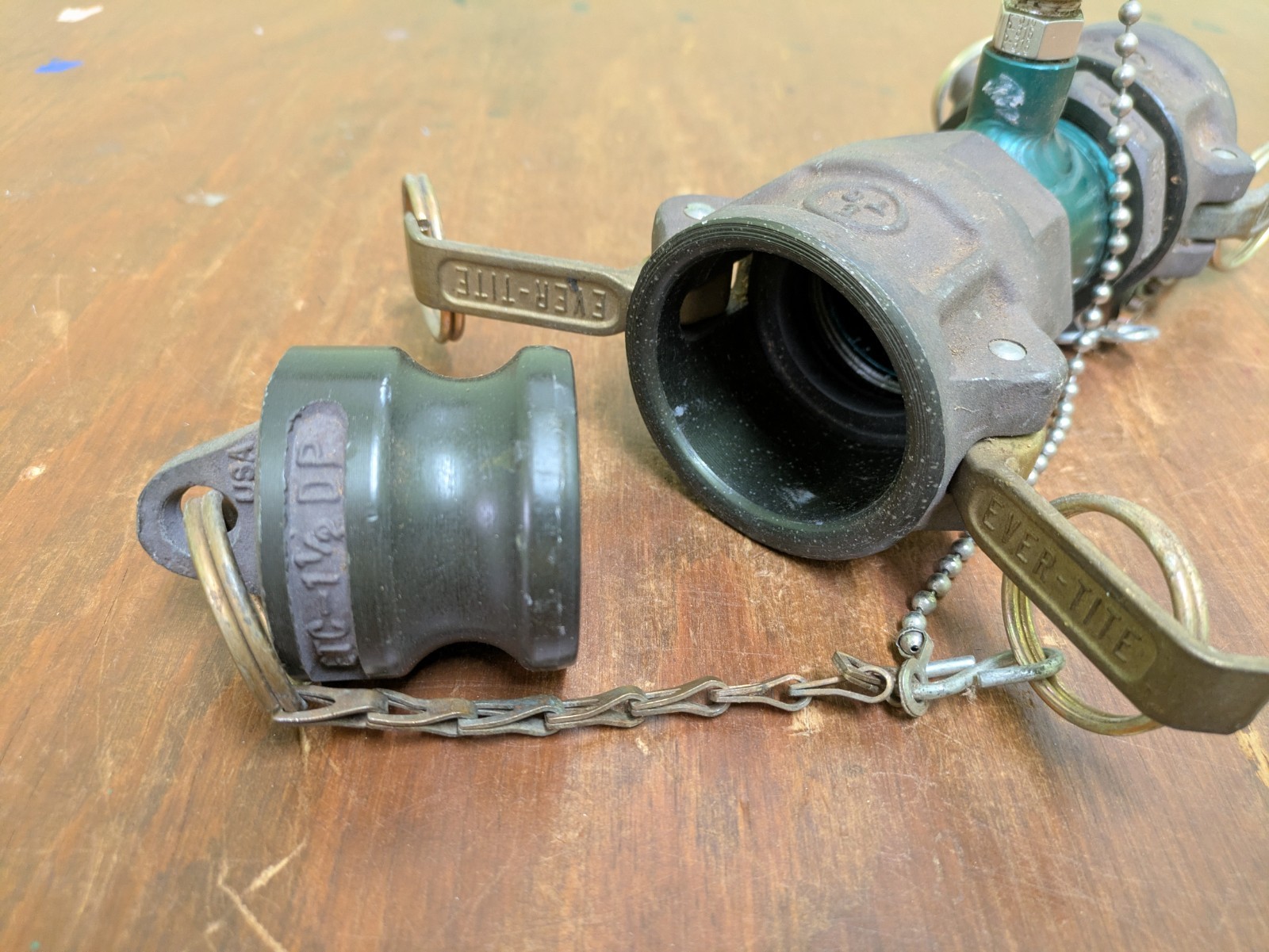 Ever-Tite 1 1/2″ Cam Groove Coupler With Snap Tite Relief Valve Unit