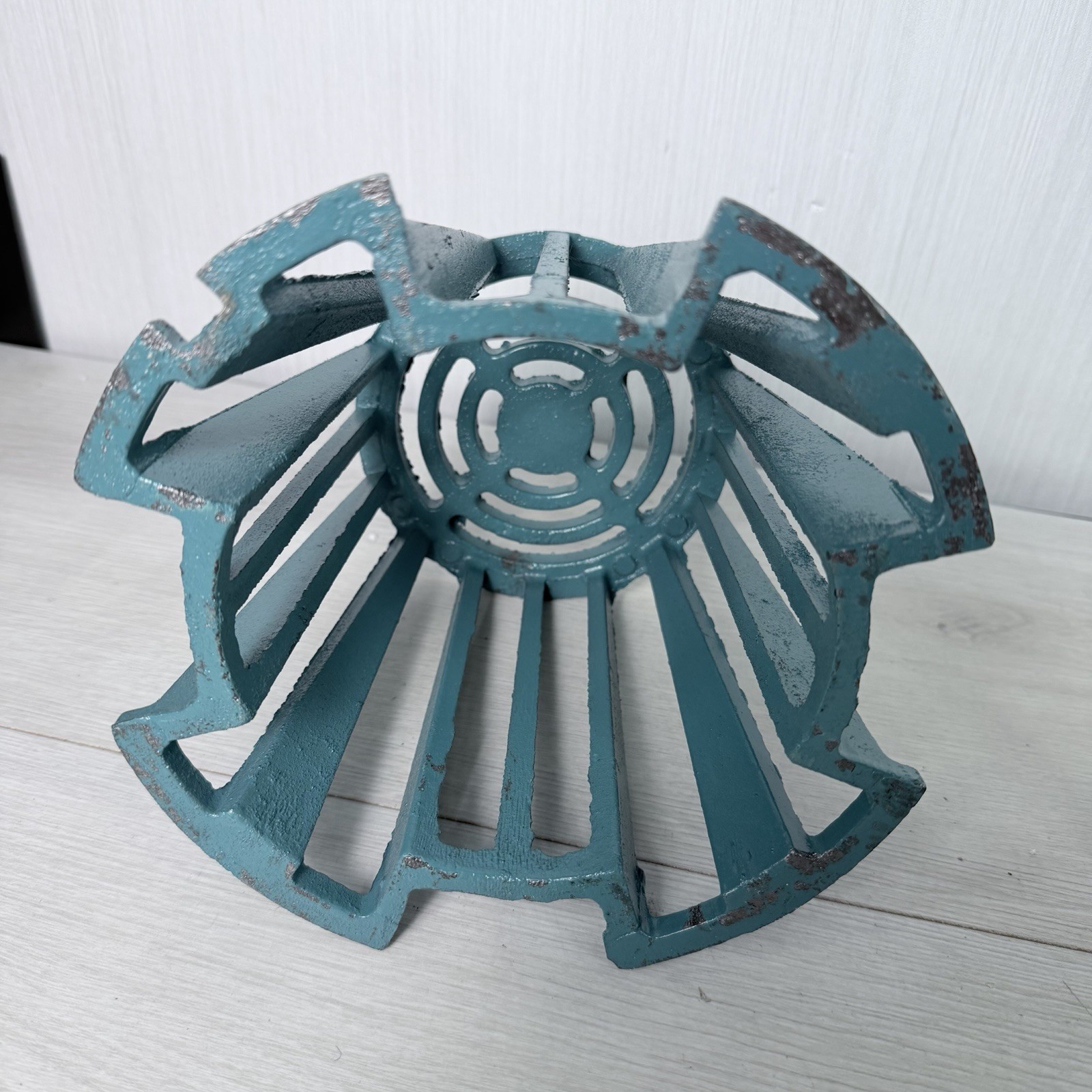 Zurn 4″ x 8-3/8″ Diameter No-Hub Cast Iron Combination Roof Drain & Overflow