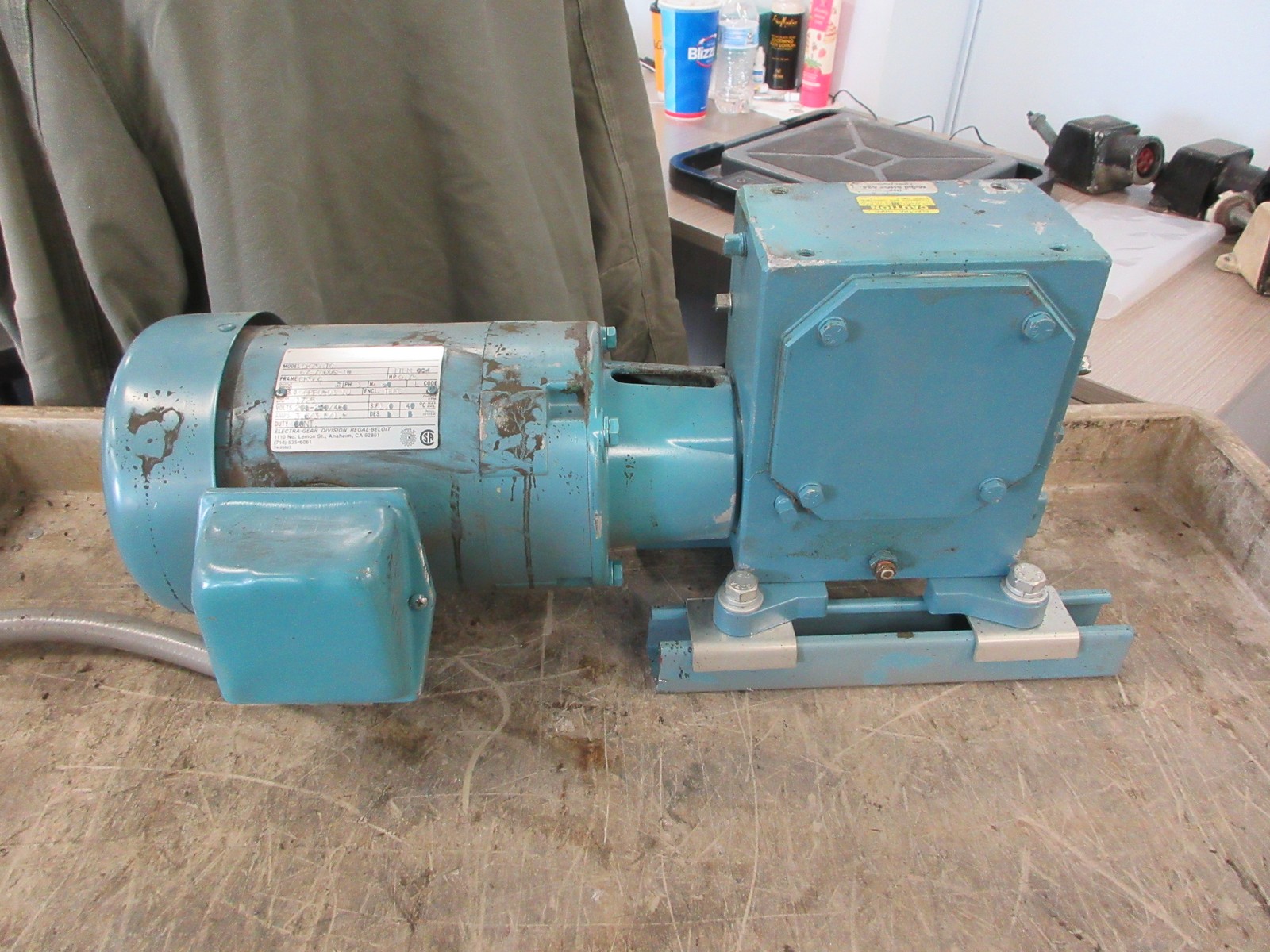 Electra-Gear Gearmotor CK75BTC 0.75HP 208-230/460V 1725RPM Motor Ratio 30:1 Used