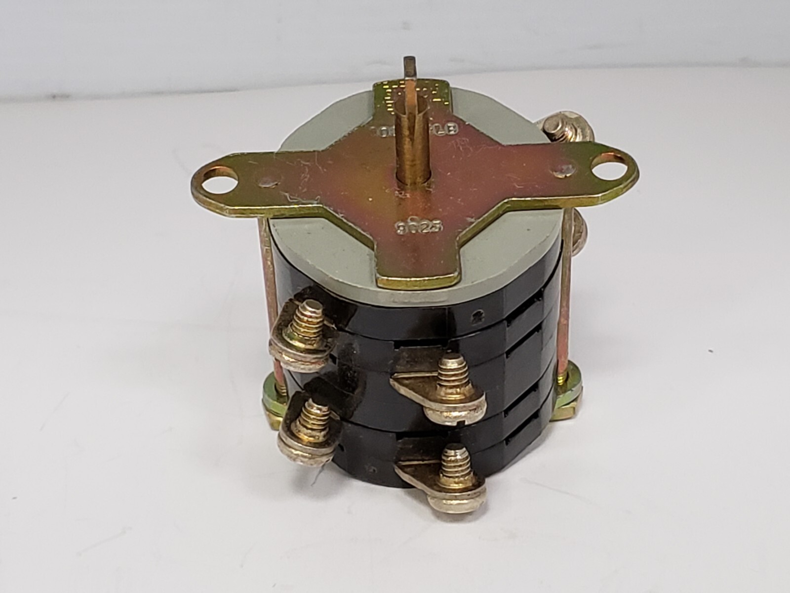 ELECTROSWITCH 102104LB ROTARY SWITCH NNB