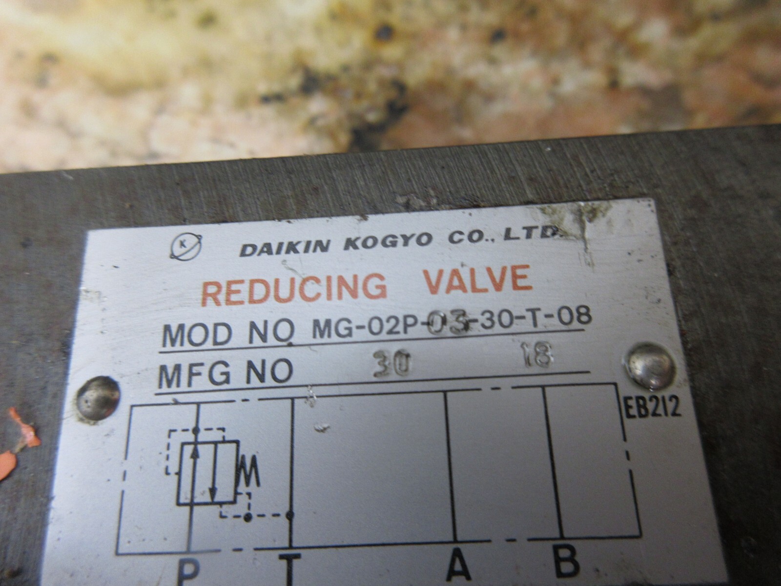 DAIKIN KOGYO REDUCING VALVE MG-02P-03-30-T-08 MFG 30 18 EB212 LOT OF 2 PIECES