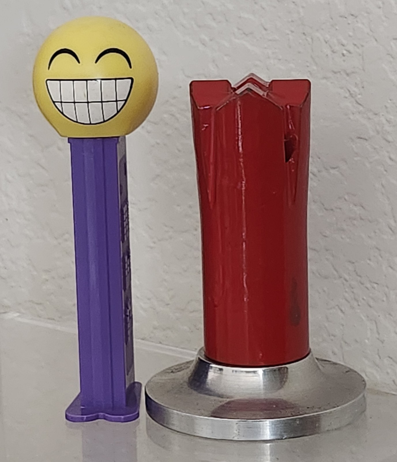 Rock Drill Bit Unmarked Red 1 1/4″ Diameter x 2 15/16″ tall w/ Aluminum Base