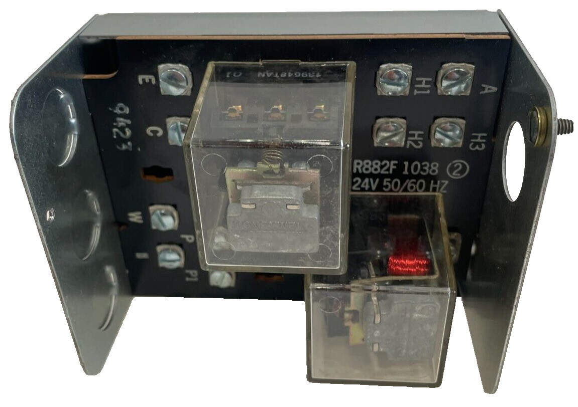 NEW HONEYWELL R882F1038 RELAY 2 WIRE 24VOLT 50/60HZ