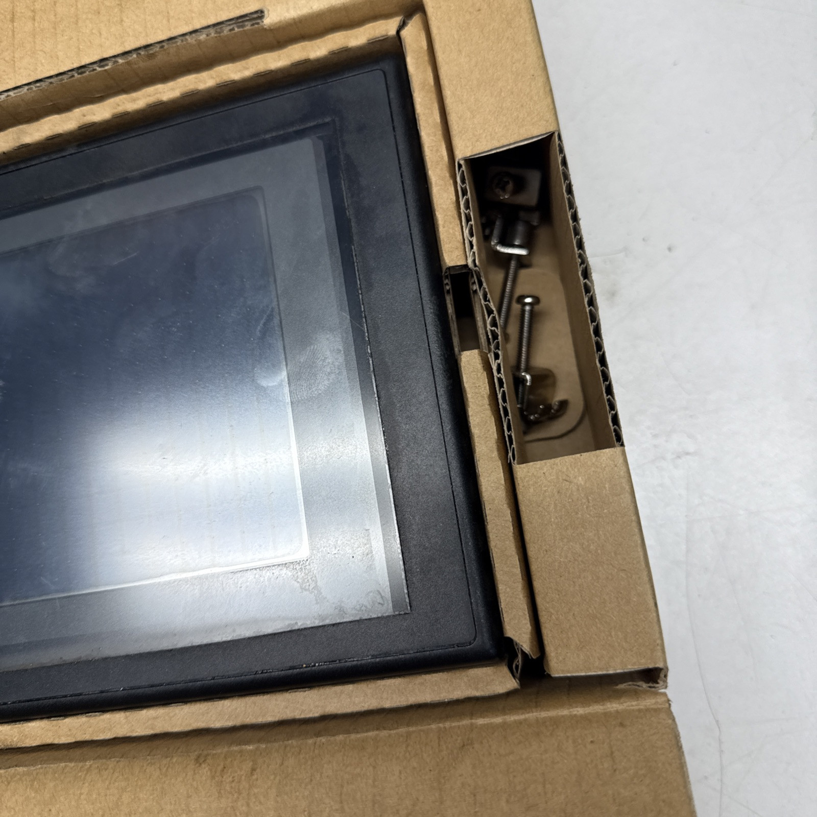 Used & Tested Omron NT31-ST123B-V3 Touch Panel