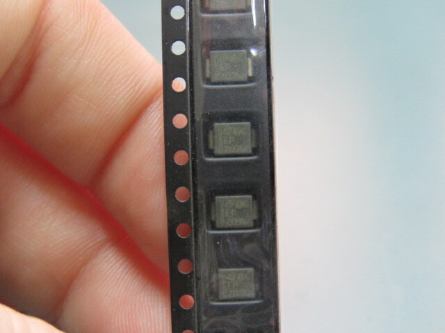 STM SM6T27A Qty of 200 per Lot T 48.3V Clamp 83A (8/20µs) Ipp Tvs Diode Surfac