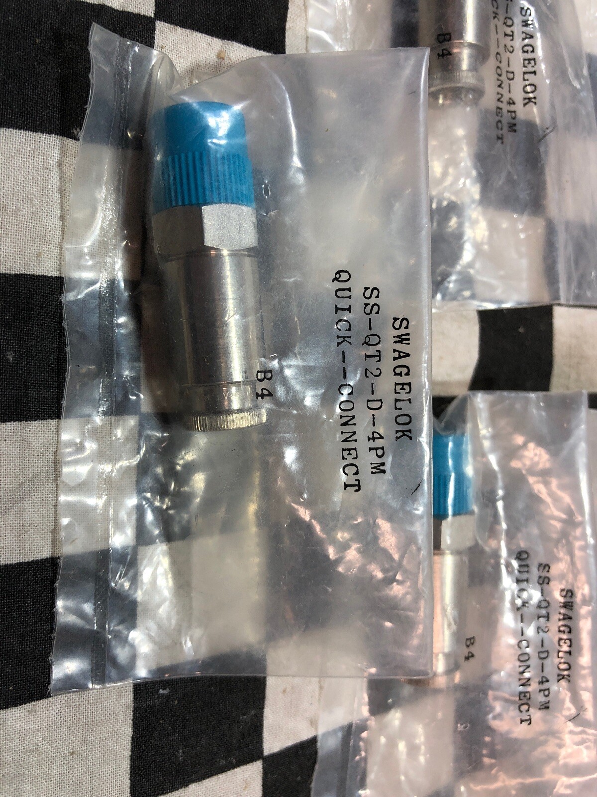 5x Swagelok Quick Connect 1/4” NPT, SS-QT2-D-4PM, SSQT2D4PM, SHIPSAMEDAY#122KB