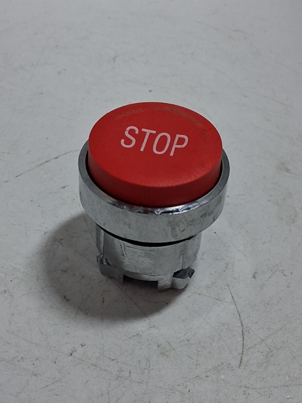 TELEMECANIQUE ZB4-BL434 PUSHBUTTON OPERATOR RED EXTENDED BUTTON STOP
