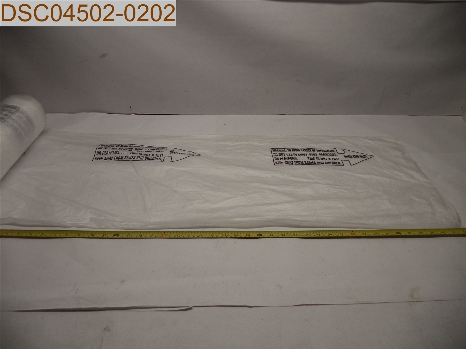 QTY = 2,000(4 rolls of 500): Plastic Bags, 39.5″ x 15.5″