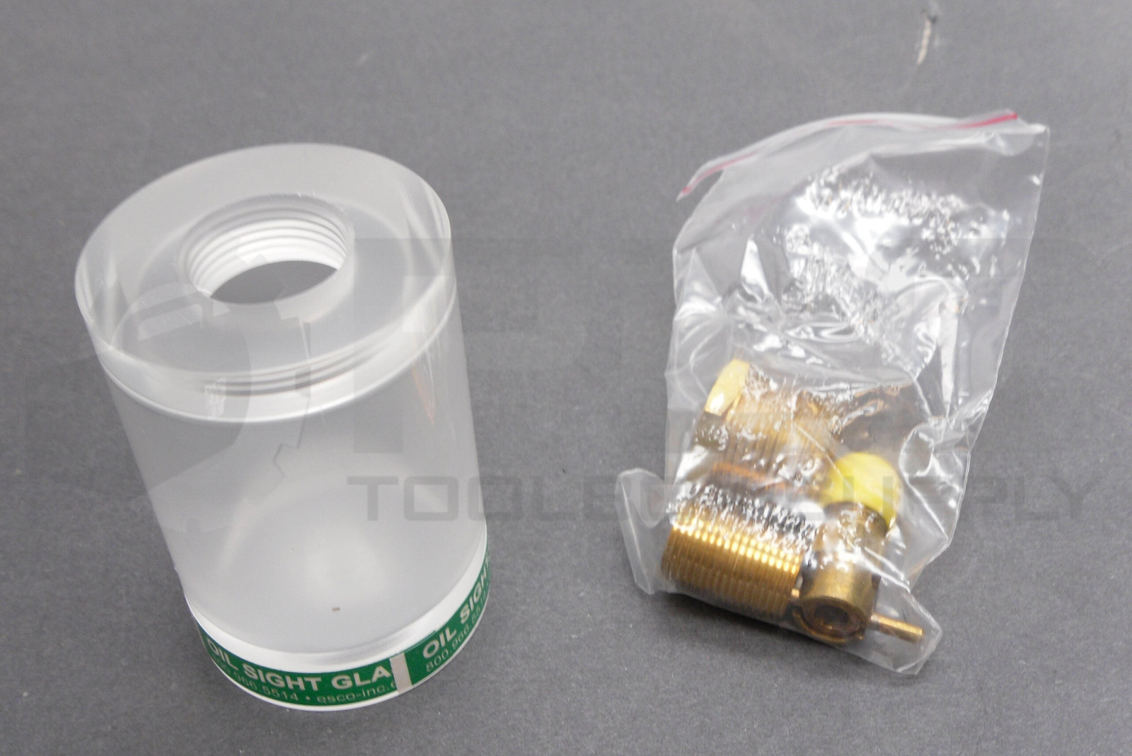 NEW ESCO SPOSG3X375 SINGLE-PIECE OIL SIGHT GLASS 3OZ X 3/8″ NPT