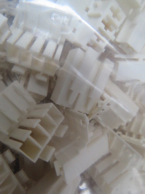 Molex 945504104 Qty of 55 per Lot 5.00mm Pitch Rast 5 PA Polyamide (Nylon) 6/
