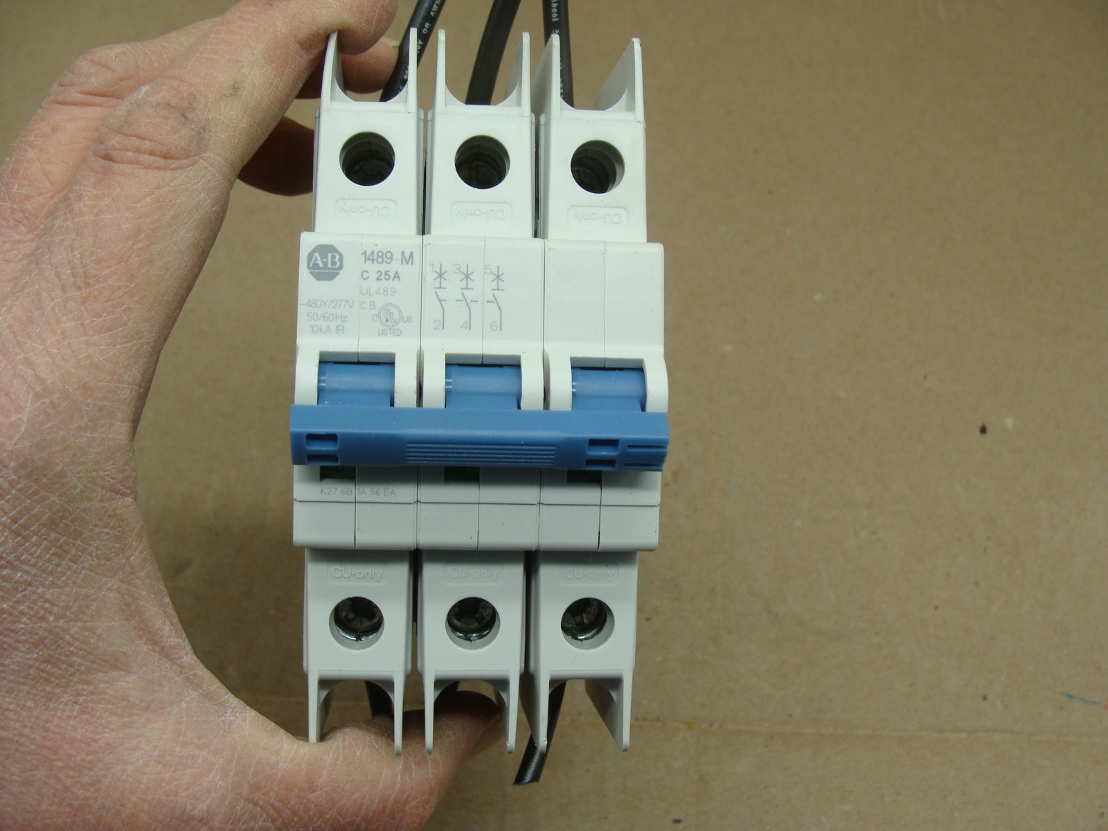 ALLEN BRADLEY 3P CIRCUIT BREAKER 1489-M3C250 SER D 25A 480Y/277V