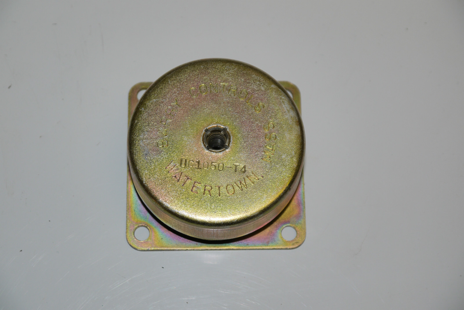 NEW BARRY CONTROLS CUPMOUNTS UC1050-T4 100LB LOAD RANGE CUP MOUNT PROTECTION