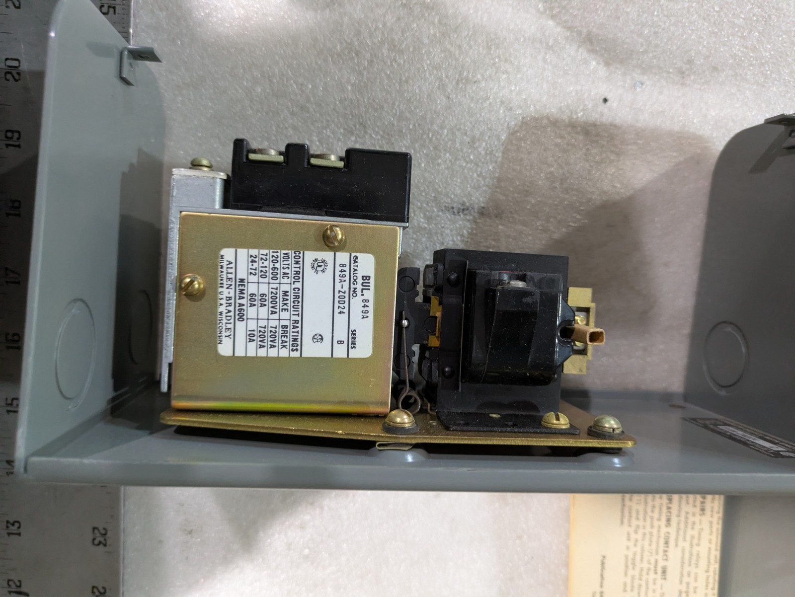 Allen Bradley 849A-ZAD24 Pneumatic Timing Relay 110/120VAC Series C Industrial O